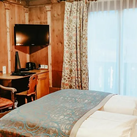 Atlas Grand 4*